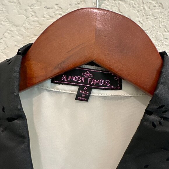 Almost Famous Women's White Sleeveless Top Size Small - Picture 5 of 7